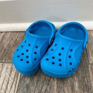 Crocs blue toddler size 6